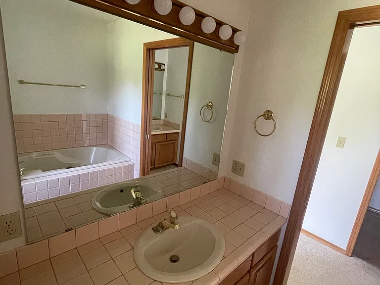 1055 Indian Creek Rd — Photo 18