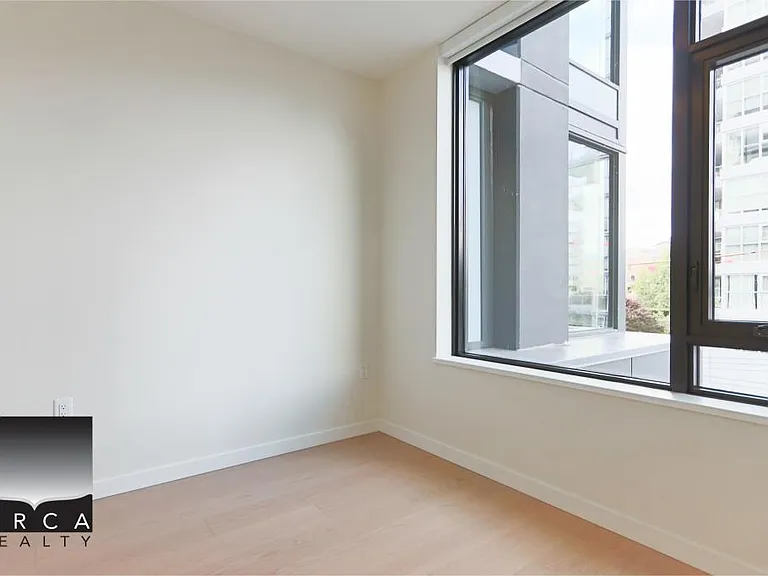 128 W 15th St #303 — Photo 12
