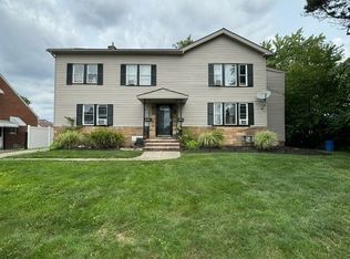 7404 Spring Garden Rd, Parma, OH 44129