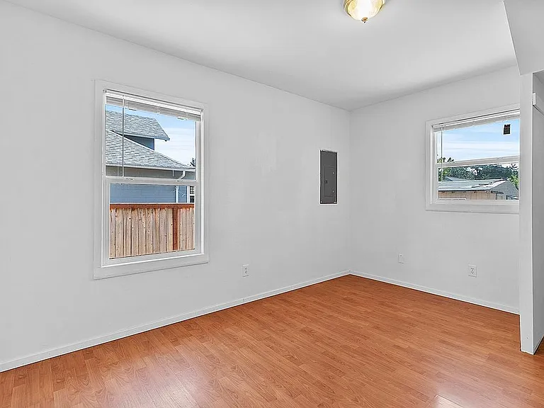 506 Louviers Ave — Photo 13