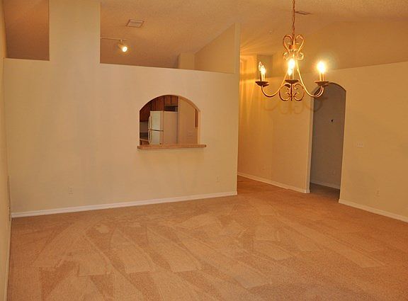 4th image of 47 Pin Oak Dr
