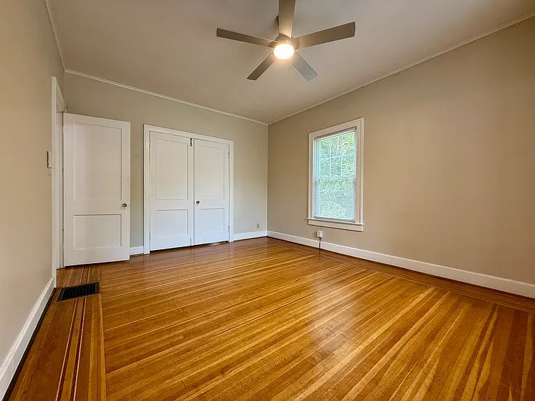 1823 Roanoke Ave #1 — Photo 8