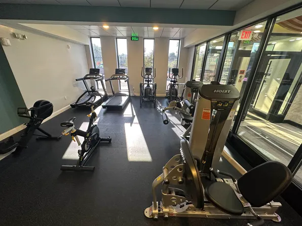 211 Baldwin Avenue image 8 of 15