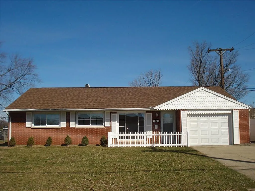 1003 W Lake Ave photo 1