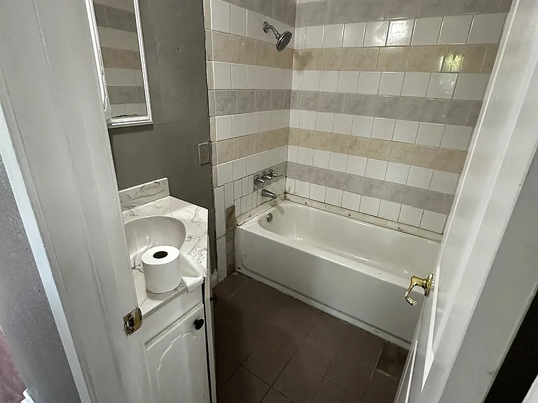 1018 N Powell Pkwy — Photo 7