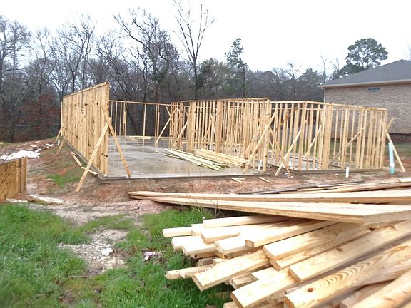 2nd image of 108 Elmwood Ct