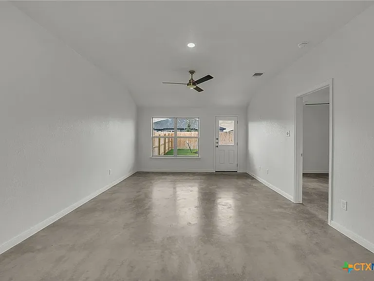 904 Cherry Laurel Ln #B — Photo 5