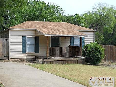 2nd image of 743 Chalk Hill Ln