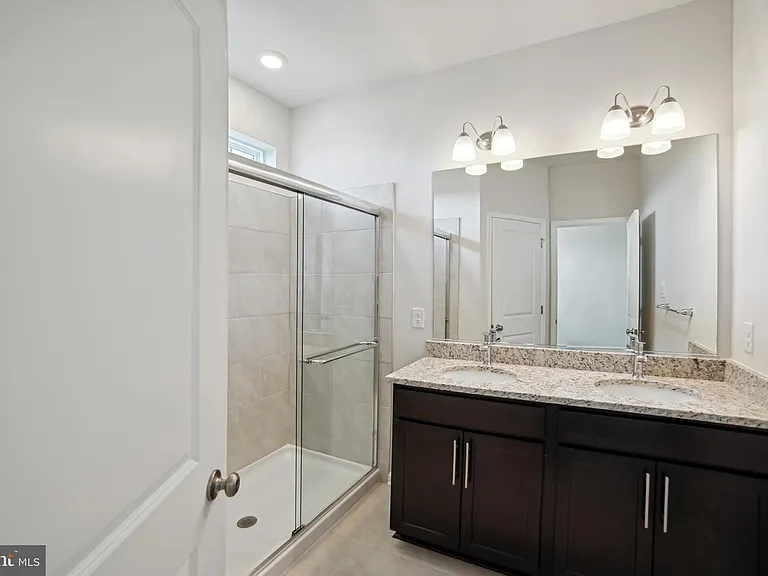 858 Amity St — Photo 17