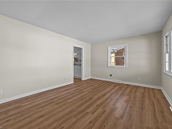 3rd image of 2407 Woodberry Dr