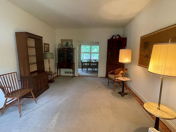 5th image of 451 Southland Dr