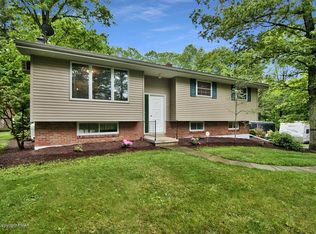 282 Cherry Lane Rd, Bartonsville, PA 18321