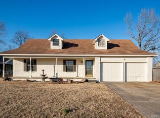 7012 Northlake Dr, Jacksonville, AR 72076