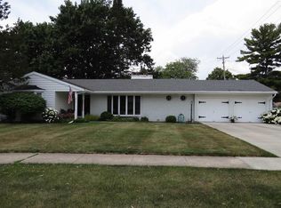 24 Campus Ln, Janesville, WI 53545