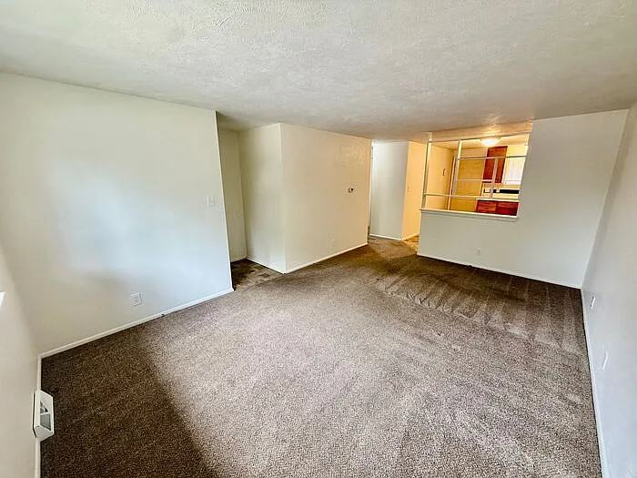 2 bed, 1.0 bath, 750 sqft, $1,624 — Photo 4