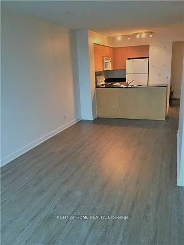 373 Front St W #1712 — Photo 5