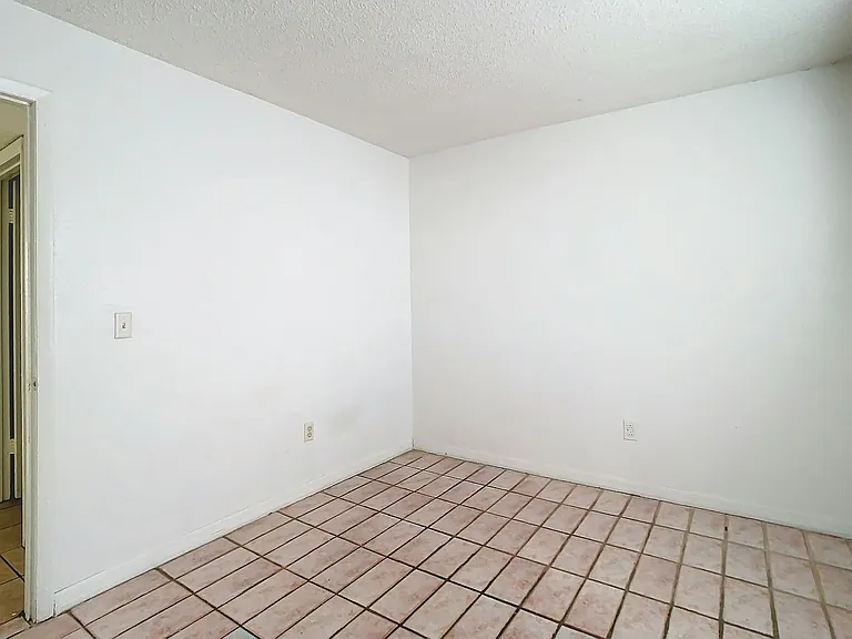 712 E Floribraska Ave #A — Photo 9