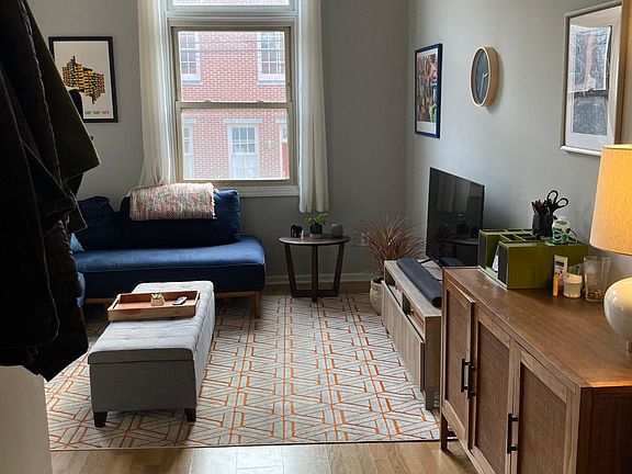 2nd image of 513 Catharine St Floor 2