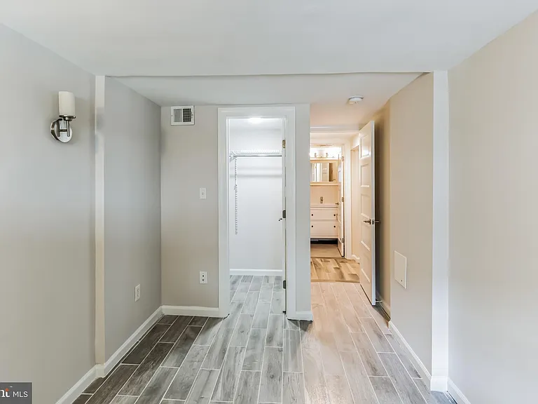 1213 Staples St NE #B — Photo 9