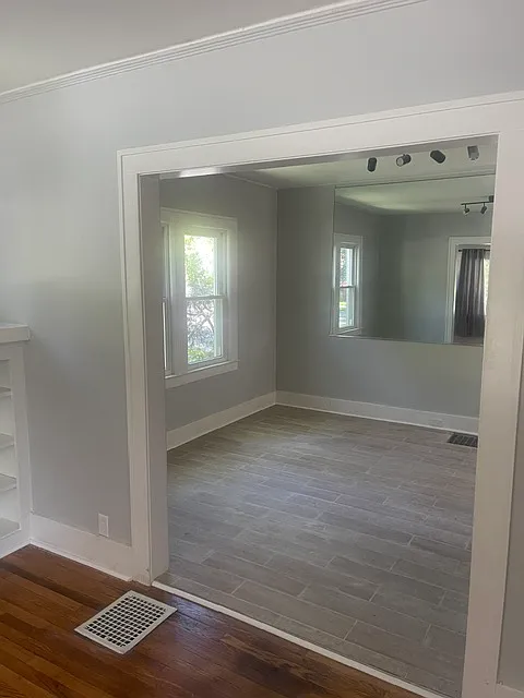 3 bed, 2500 sqft, $3,500 — Photo 3