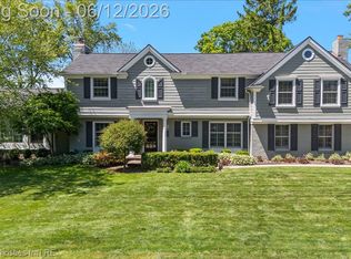 135 Clifton Rd, Bloomfield Hills, MI 48301