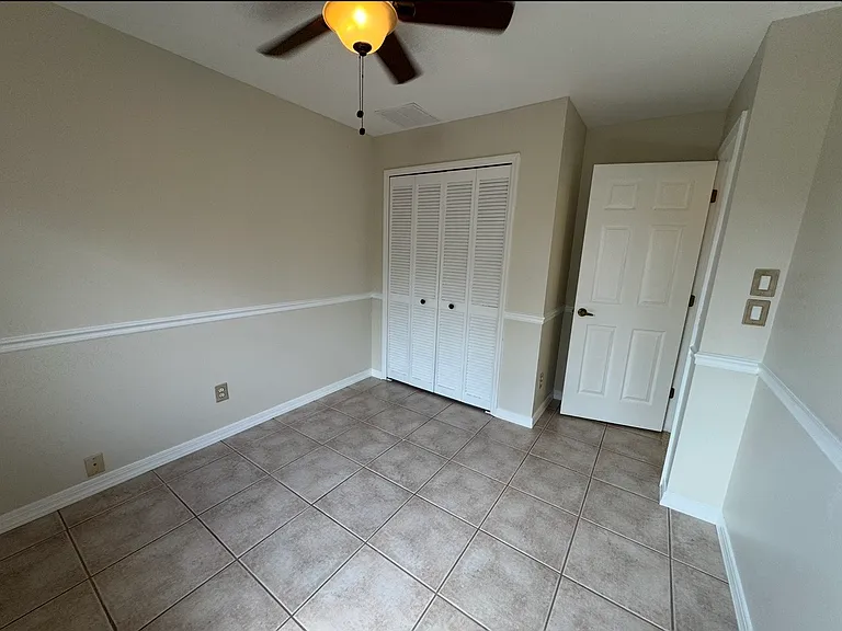 1004 SW 35th St — Photo 13