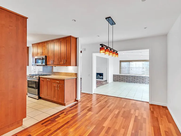 3020 Governor Dr — Photo 9