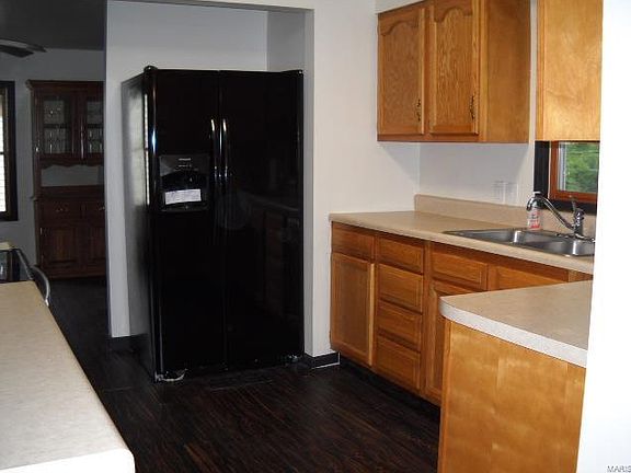 4th image of 209 Tomlinson St