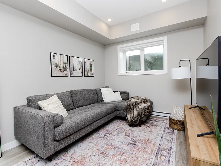1650 Devonshire Dr W — Photo 16