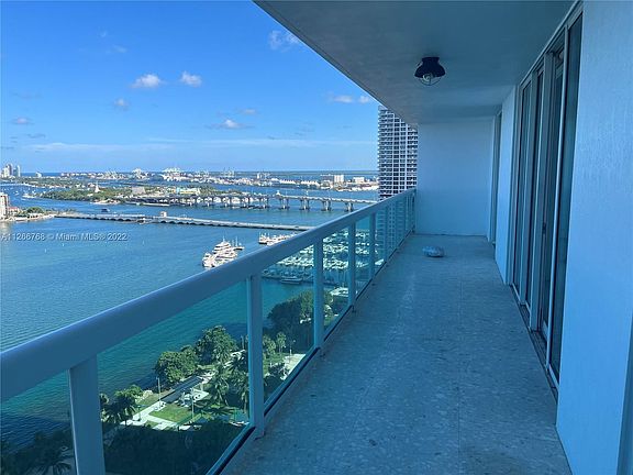 4th image of 1800 N Bayshore Dr APT 2607