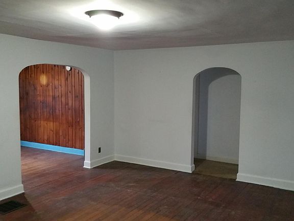 4th image of 2204 N Arlington Ave