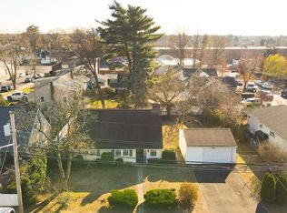 806 Oliver Ave Floor 2, Westbury, NY 11590