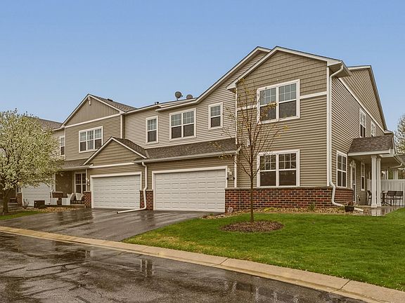 2nd image of 186 Sawtooth Ct SE