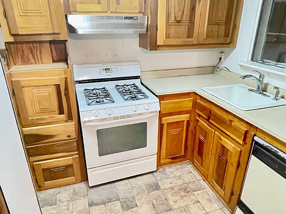 2nd image of 226 Bay 48 Pkwy #48