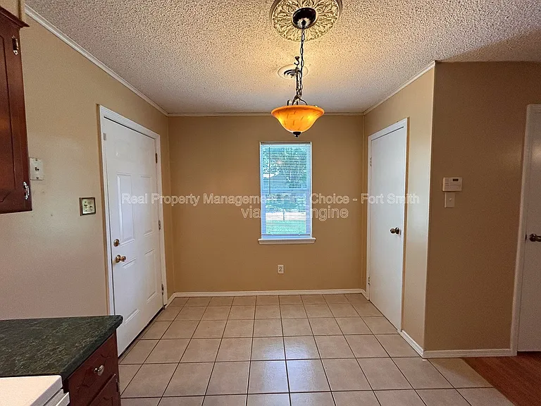 3305 Grinnell Ave — Photo 4