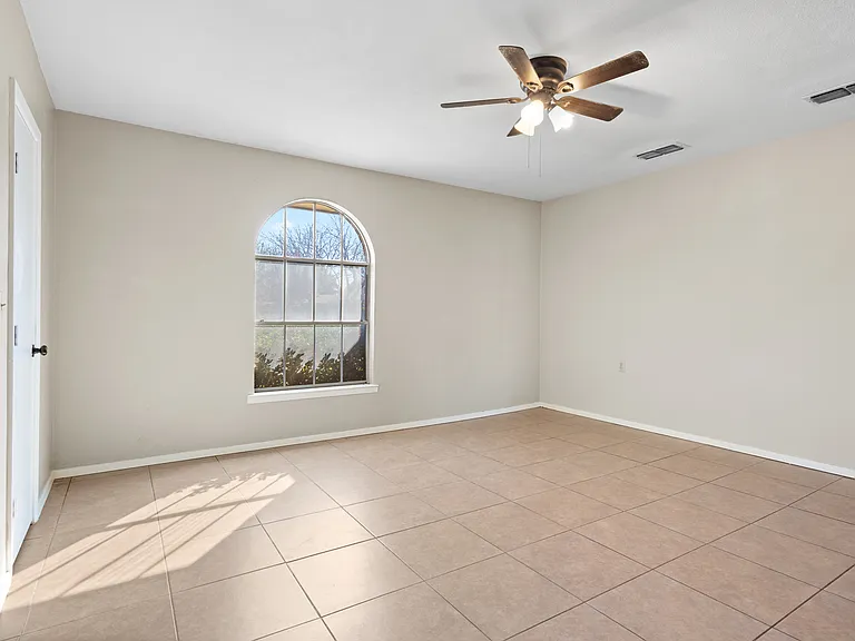 1206 Anetta St — Photo 7