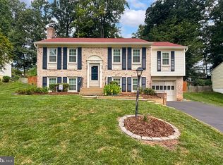 9108 Cascus Dr, Annandale, VA 22003