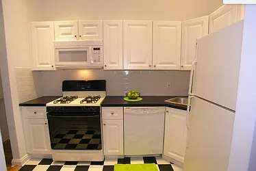 Rented by Rapid Realty Cobble Hill