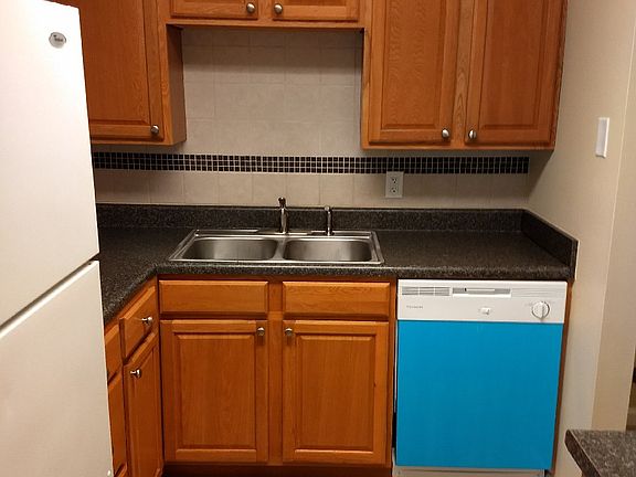 4th image of 377 Leisure Ct
