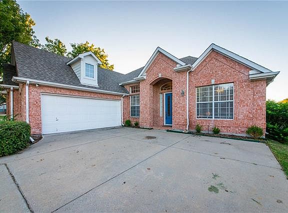2nd image of 2608 La Paloma Ln