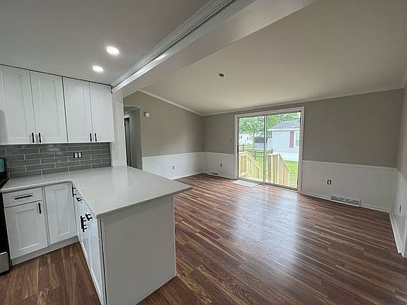 Family Room/Sliding Door