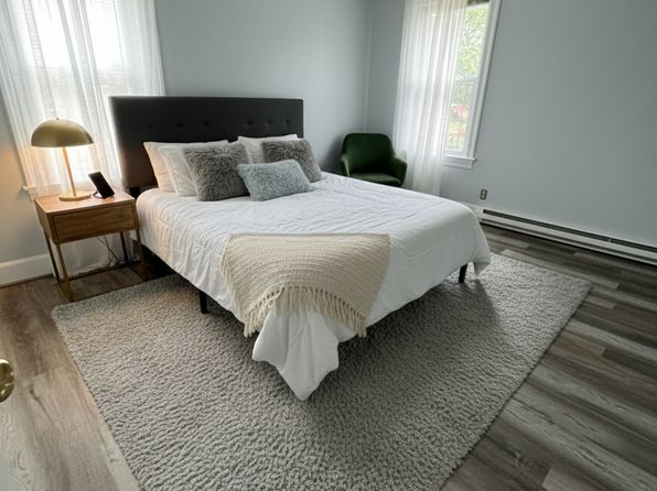 211 Illinois St Floor 2