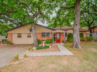 825 S Lamar St, De Leon, TX 76444