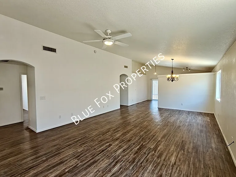 3117 S Nastar Dr — Photo 3