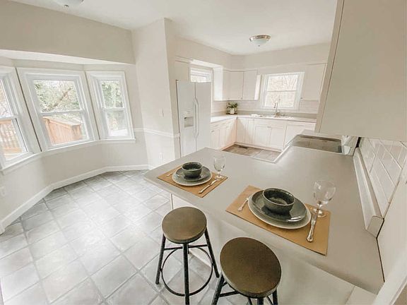 5th image of 5601 Green Valley Dr