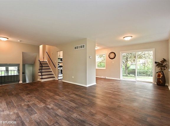 4th image of 22942 Valley Dr
