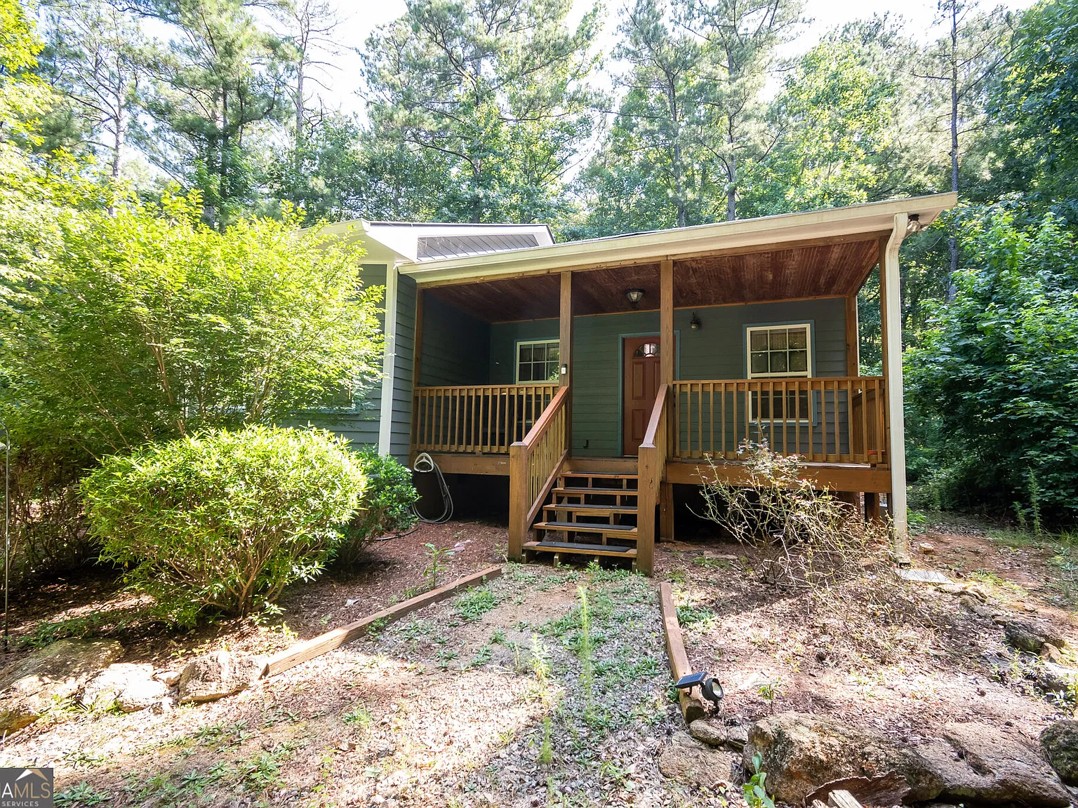 2 bed, 2.0 bath, 3044 sqft, $1,700 — Photo 2