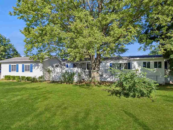3701 2nd St Trailer 4, Coralville, IA 52241