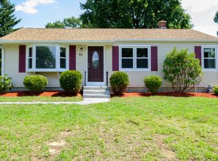 97 Oakwood St, Chicopee, MA 01020
