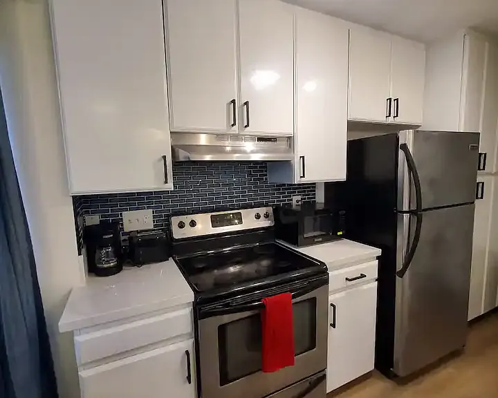 2138 Garnet Ave — Photo 7